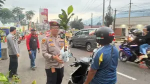 Polres Bogor Bagikan 1.000 Bibit Pohon di Puncak, Antisipasi Bencana Longsor dan Banjir