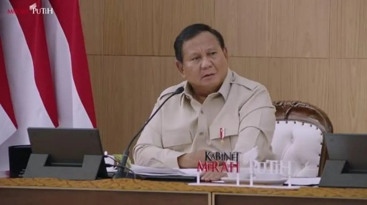 Prabowo Tonton Video Anak-anak Tunggu MBG: “Hei Orang Pintar yang Mengejek, Lihat!” Prabowo Tonton Video Anak-anak Tunggu MBG: “Hei Orang Pintar yang Mengejek, Lihat!”