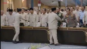 Prabowo Pimpin Retret Kabinet di Hambalang, Menteri Kompak Berbusana Safari Khaki