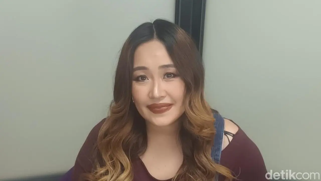 Perjuangan Pinkan Mambo: Anak Idap Lemah Otot Jantung, Berobat ke Singapura Berbuah Mukjizat