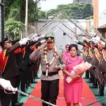 Kombes Wisnu Wardana Resmi Jabat Kapolresta Bandara Soetta, Disambut Tradisi Pedang Pora