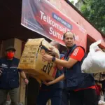 Telkomsel Salurkan Bantuan Logistik untuk Korban Banjir di Aceh Utara