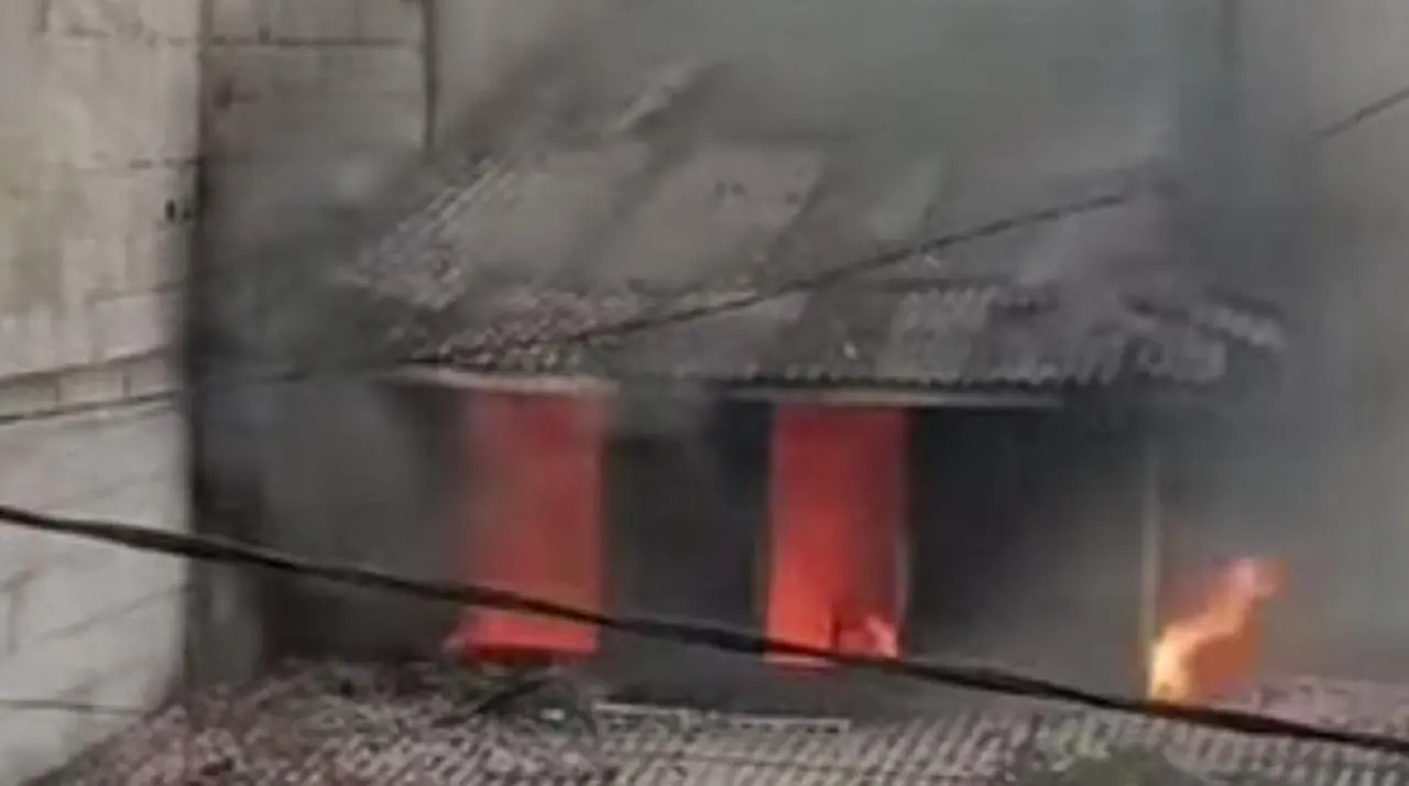 Tabung Gas Bocor Picu Kebakaran Warung Makan di Bogor, Satu Orang Terluka