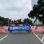 Ribuan Buruh Geruduk Istana Negara Tuntut Revisi UMP DKI Jakarta 2026