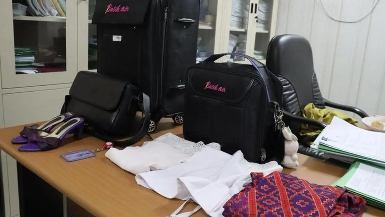 Pramugari Gadungan Khairun Nisa Beli Seragam dan Koper Batik Air Lewat Online Shop