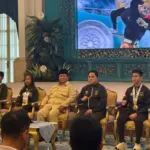 Prabowo Hadiri Pemberian Bonus Atlet SEA Games 2025 di Istana, Putra Didit Ikut Mendampingi