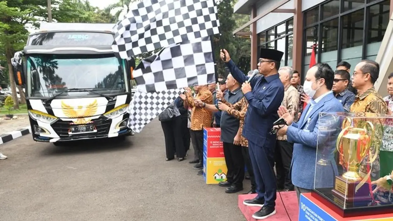 Mendes Yandri Luncurkan Bus Esports Desa untuk Bangkitkan Kreativitas dan Peluang Cuan Gamer Lokal Mendes Yandri Luncurkan Bus Esports Desa untuk Bangkitkan Kreativitas dan Peluang Cuan Gamer Lokal