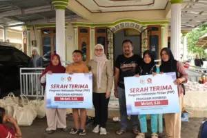 Legislator Gerindra Salurkan PIP, Pastikan Pendidikan Anak Bangsa Tak Terhenti