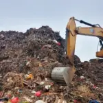 Tumpukan Sampah di Pasar Induk Kramat Jati Akibatkan Bau Busuk Menahun, Warga Resah