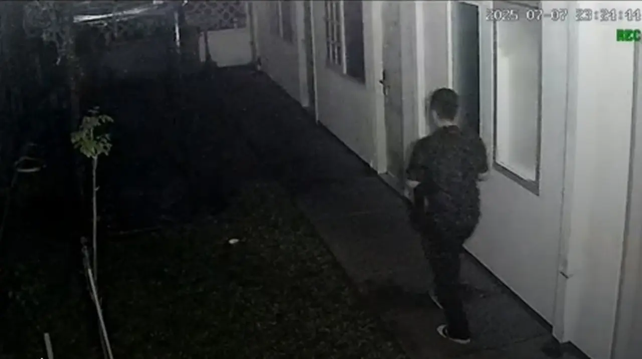 Polda Metro Hentikan Kasus Kematian Diplomat Arya Daru, Tak Ditemukan Unsur Pidana Polda Metro Hentikan Kasus Kematian Diplomat Arya Daru, Tak Ditemukan Unsur Pidana