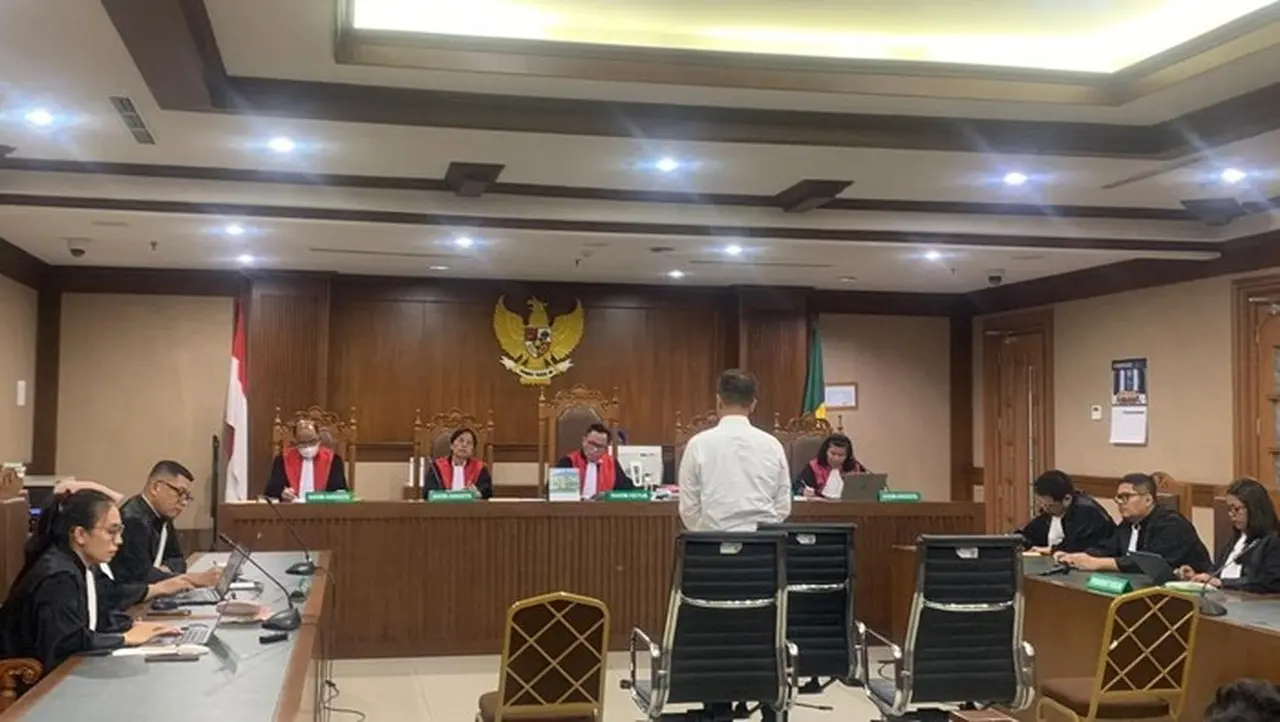 Lima Terdakwa Korupsi Kredit Bank Jatim Divonis 8-14 Tahun Penjara, Rugikan Negara Rp 299 Miliar Lima Terdakwa Korupsi Kredit Bank Jatim Divonis 8-14 Tahun Penjara, Rugikan Negara Rp 299 Miliar