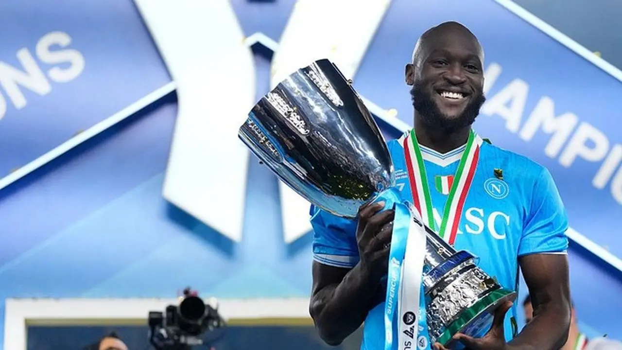 Cedera Lukaku Berkepanjangan, Napoli Pertimbangkan Rekrut Striker Baru di Januari Cedera Lukaku Berkepanjangan, Napoli Pertimbangkan Rekrut Striker Baru di Januari