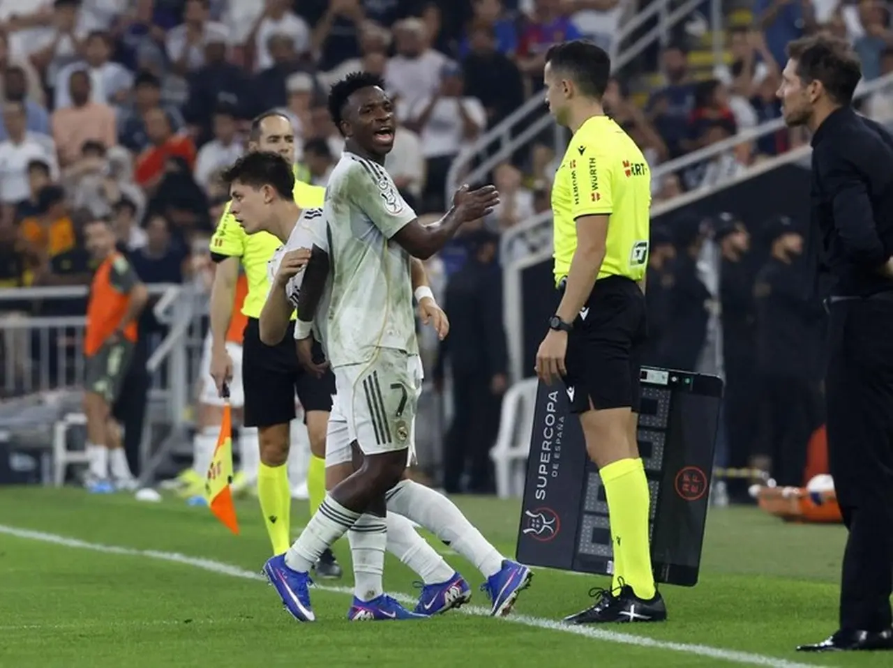 Derbi Madrid Memanas: Vinicius Junior Balas Sindiran Pedas Diego Simeone Derbi Madrid Memanas: Vinicius Junior Balas Sindiran Pedas Diego Simeone