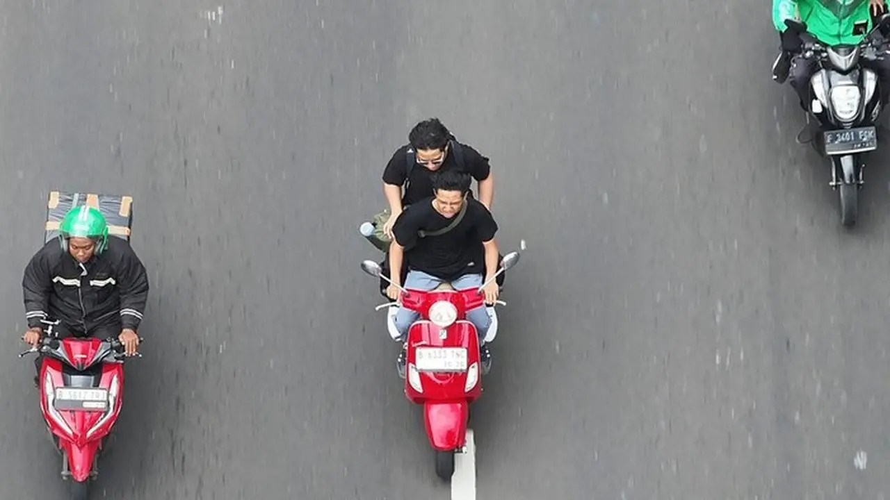 Kakorlantas Polri Gunakan Drone E-TLE di Cibubur untuk Tingkatkan Kepatuhan Berlalu Lintas Pengendara