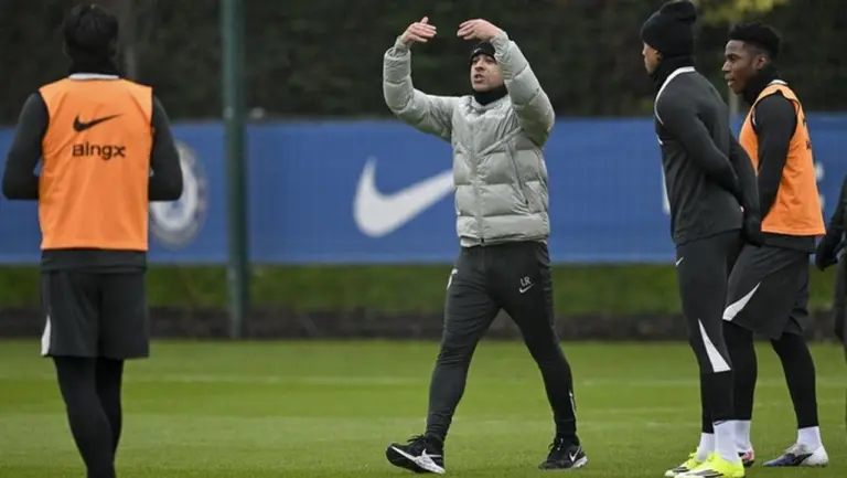 Liam Rosenior Pimpin Latihan Perdana Chelsea, Estevao dan Joao Pedro Jadi Sorotan
