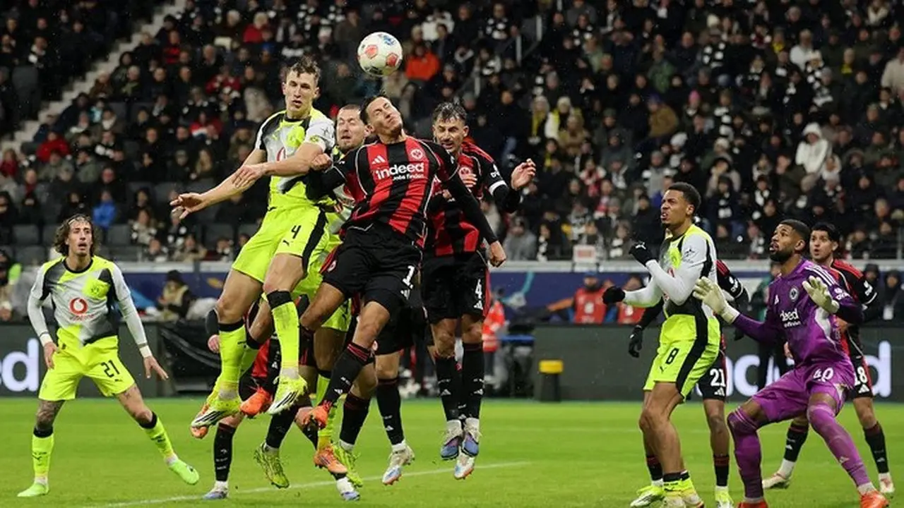 Drama 6 Gol di Deutsche Bank Park: Eintracht Frankfurt dan Dortmund Berbagi Angka 3-3 Drama 6 Gol di Deutsche Bank Park: Eintracht Frankfurt dan Dortmund Berbagi Angka 3-3