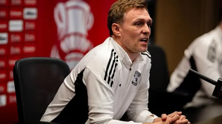 Darren Fletcher Fokus Laga Brighton, Masa Depan Manajer Interim MU Masih Abu-abu Darren Fletcher Fokus Laga Brighton, Masa Depan Manajer Interim MU Masih Abu-abu