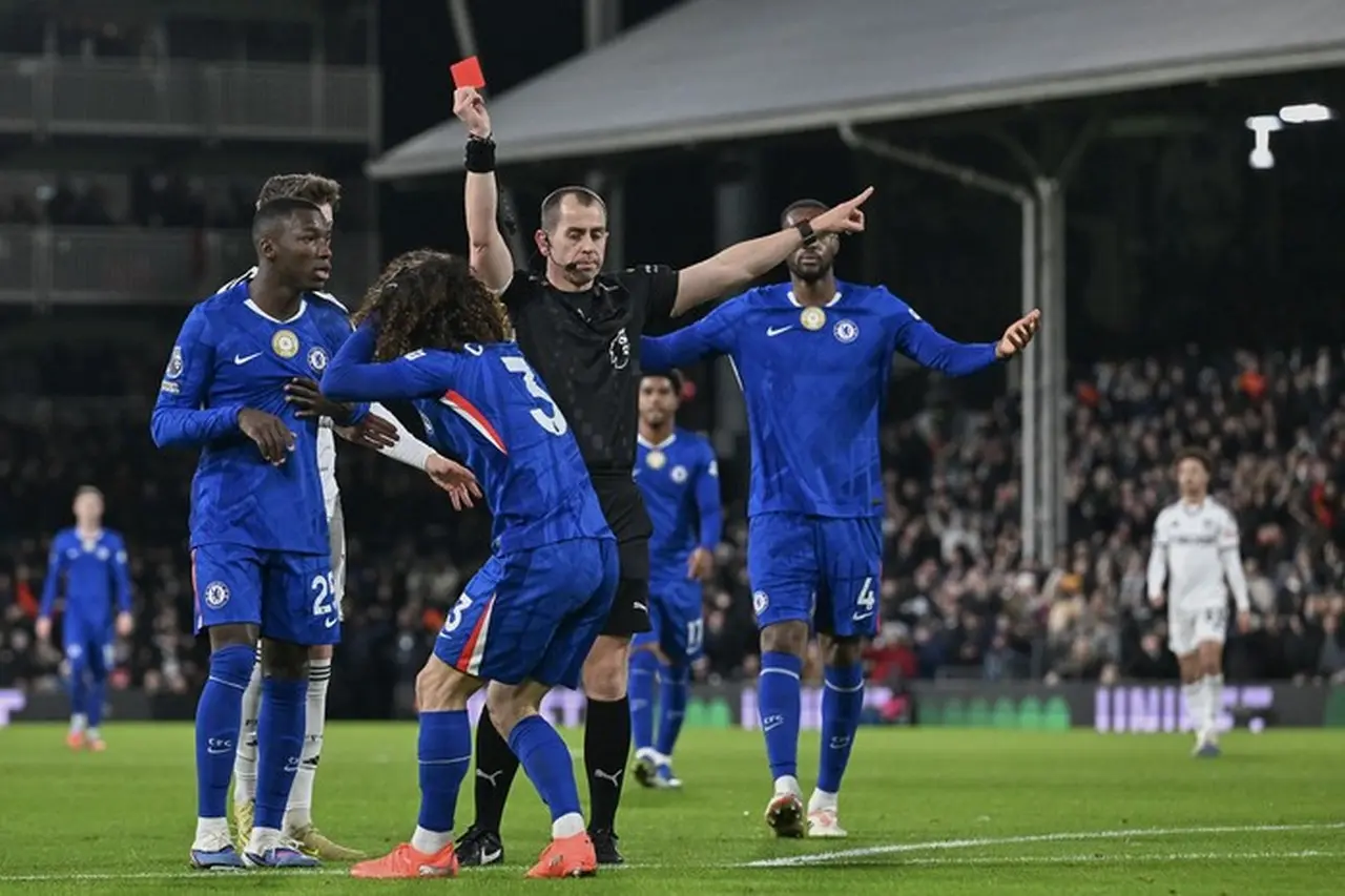 Chelsea ‘Hobi’ Kartu Merah, Manajer Baru Liam Rosenior Akui Pemain Bersemangat Tinggi