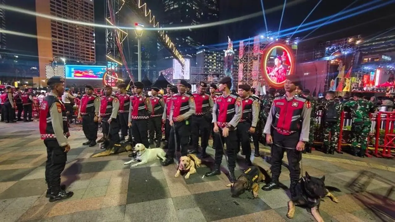 Baharkam Polri Kerahkan Unit K9 Sterilisasi Bundaran HI Amankan Malam Tahun Baru 2026
