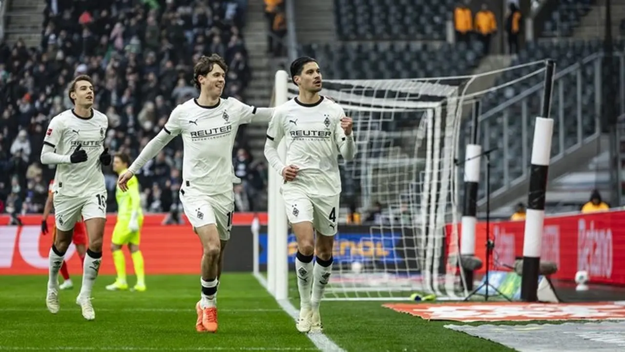 Borussia Moenchengladbach Pesta Gol 4-0 atas Augsburg, Kevin Diks Cetak Gol Debut