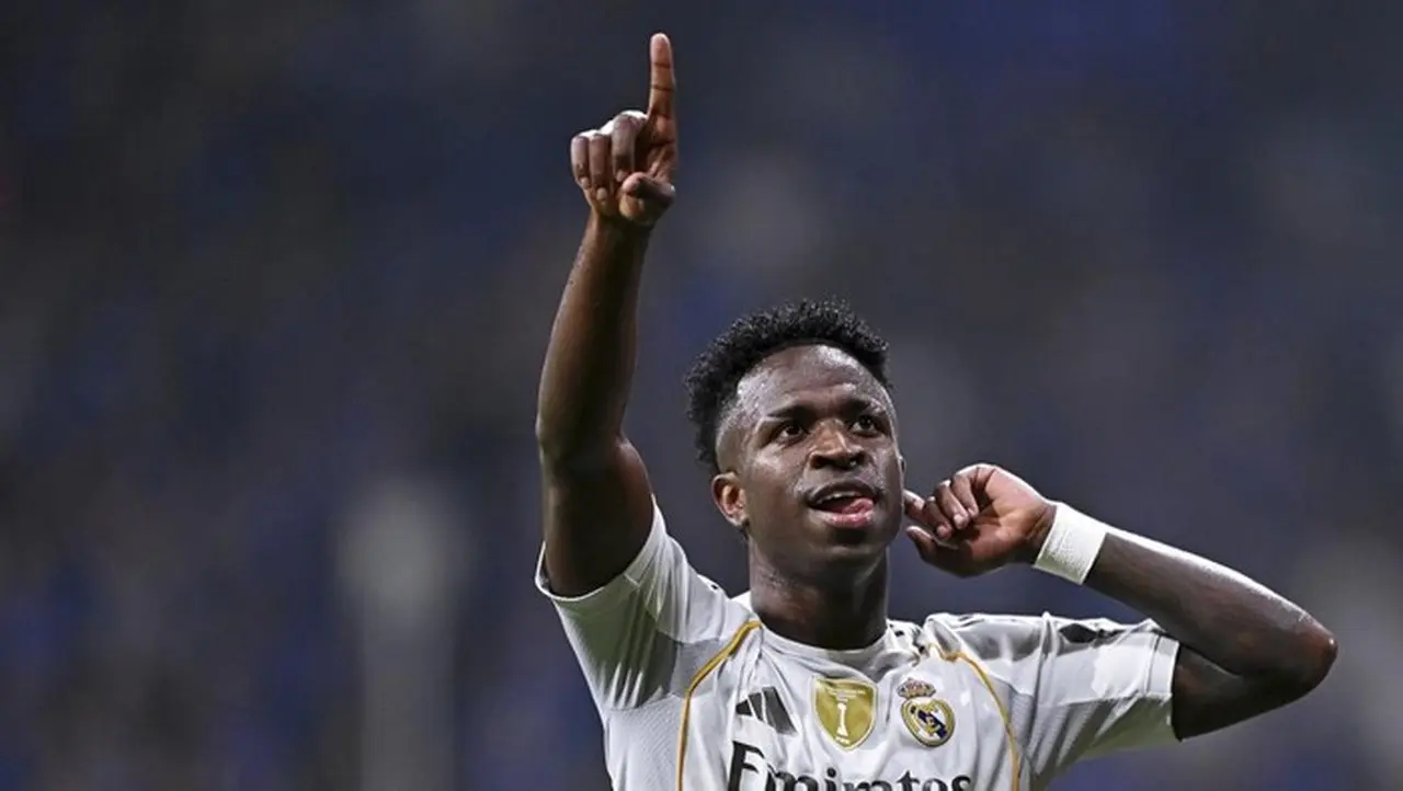 Kode Keras Vinicius Junior: “Hala Madrid Selalu” di Tengah Spekulasi Kontrak Baru Kode Keras Vinicius Junior: “Hala Madrid Selalu” di Tengah Spekulasi Kontrak Baru