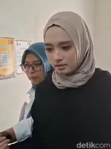 Inara Rusli Cabut Laporan Penipuan, Pengacara Sebut Ada Peran Buya Yahya