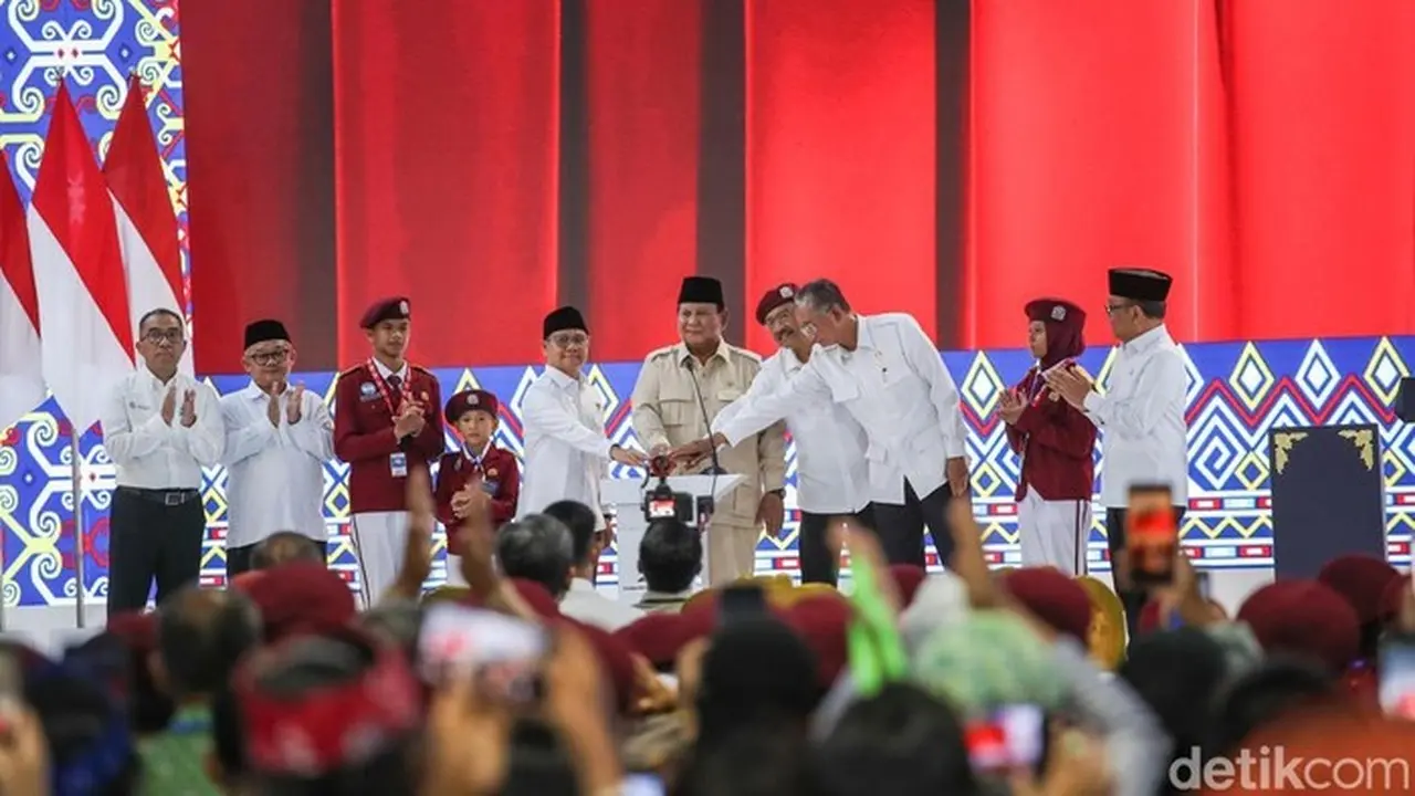 Momen Haru Peresmian 166 Sekolah Rakyat: Tangis Gus Ipul, Pelukan Prabowo