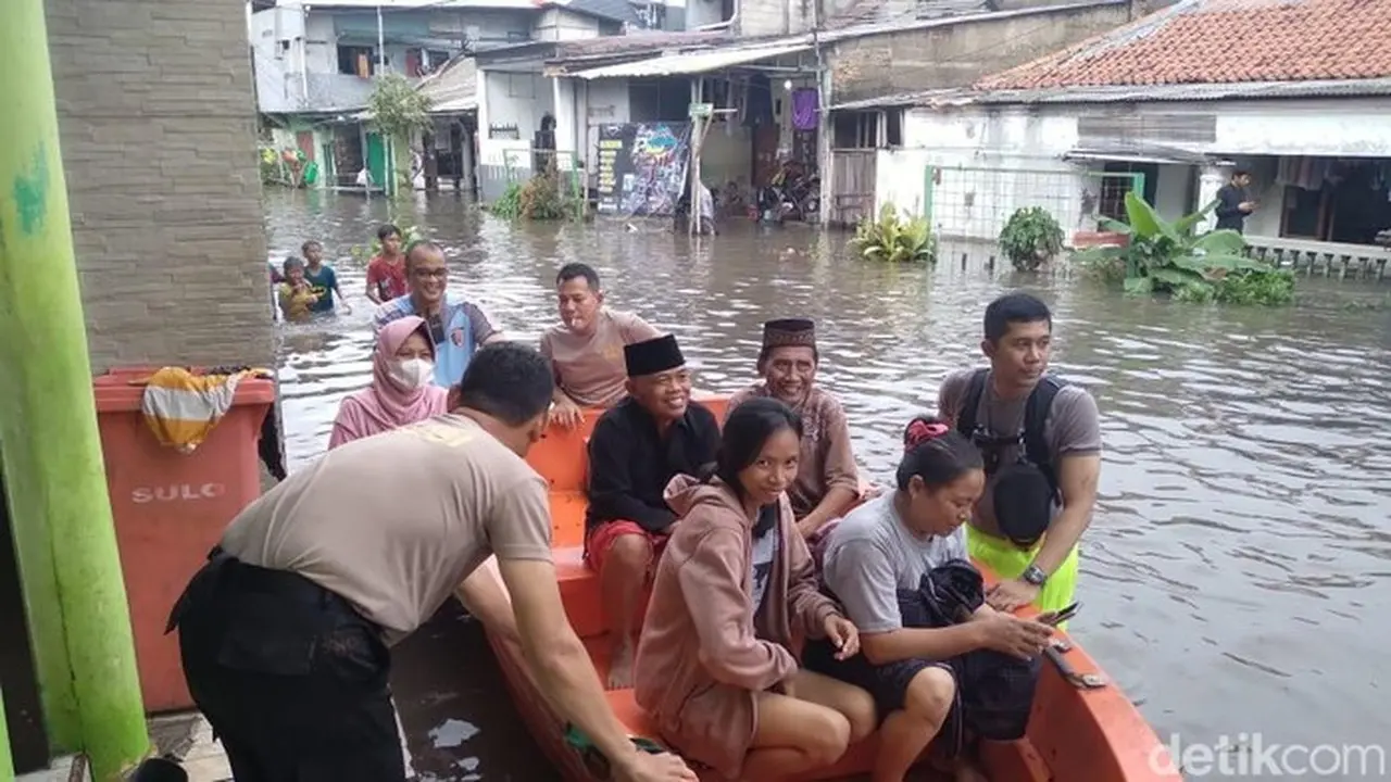 Banjir Pegangsaan Dua Jakarta Utara Meluas, 166 Warga Mengungsi ke Posko Terdekat