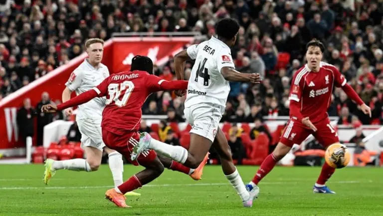 Liverpool Gebuk Barnsley 4-1 di Piala FA, Lolos ke Babak Keempat dengan Brace Szoboszlai