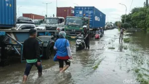 Banjir Jakarta Berangsur Surut, 28 RT dan 6 Ruas Jalan Masih Tergenang Air
