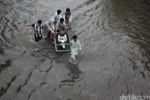 Penyebab Hujan Deras Jabodetabek: BMKG Ungkap Kombinasi Dinamika Atmosfer Regional