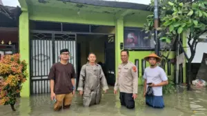 Banjir Landa Serang, Polres Dirikan Dapur Umum untuk Warga Terdampak