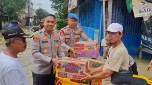 Banjir Kibin Meluas, Kapolres Serang Distribusikan Bantuan Logistik untuk Warga Terdampak