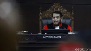 Anwar Usman Diberi Surat Peringatan oleh MKMK Akibat Sering Absen Sidang dan Rapat
