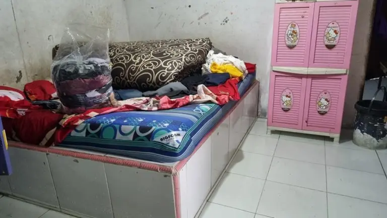 Atasi Banjir, Warga Warakas Ganti Ranjang Kayu dengan Beton Cor