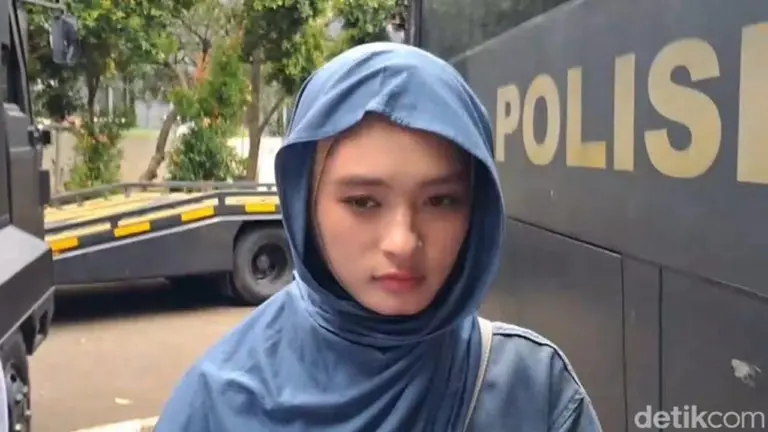 Inara Rusli Mengaku Tertekan Akibat Hujatan Netizen, Pengacara Ungkap Kondisi Kesehatannya