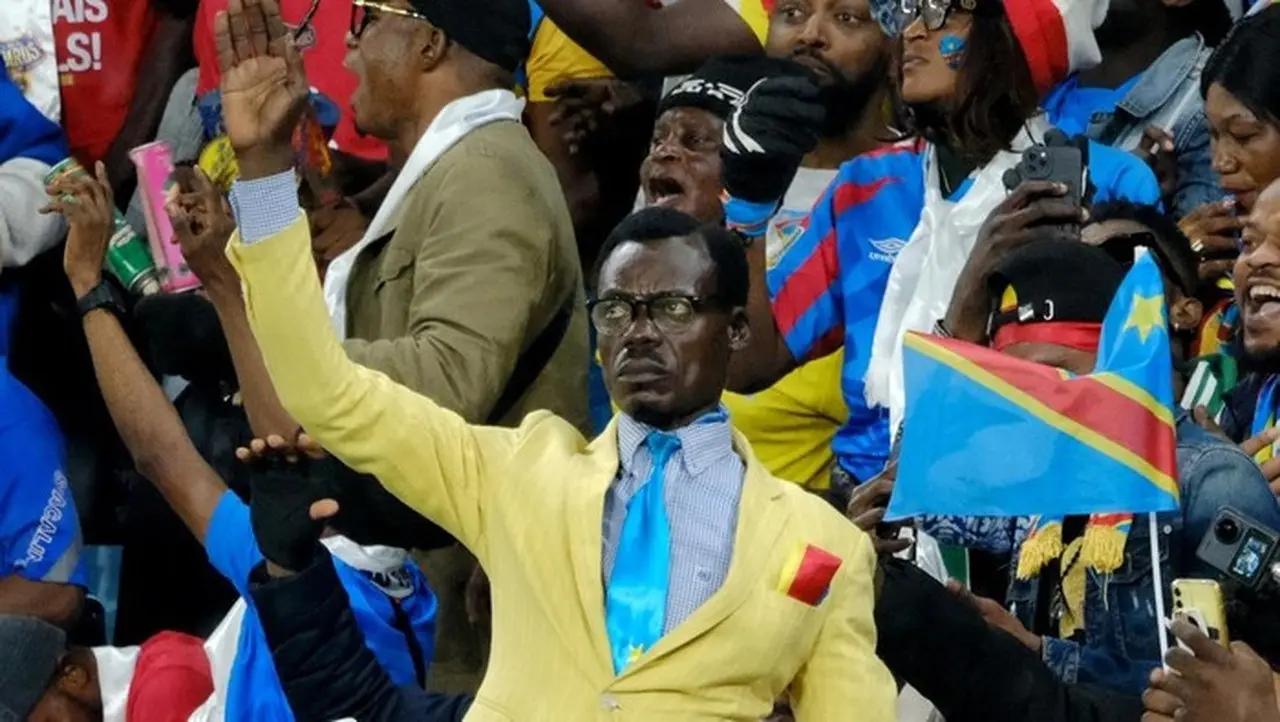 Aksi Unik Fans Kongo di Piala Afrika 2025: Berdiri Bak Patung Sebagai Penghormatan Aksi Unik Fans Kongo di Piala Afrika 2025: Berdiri Bak Patung Sebagai Penghormatan