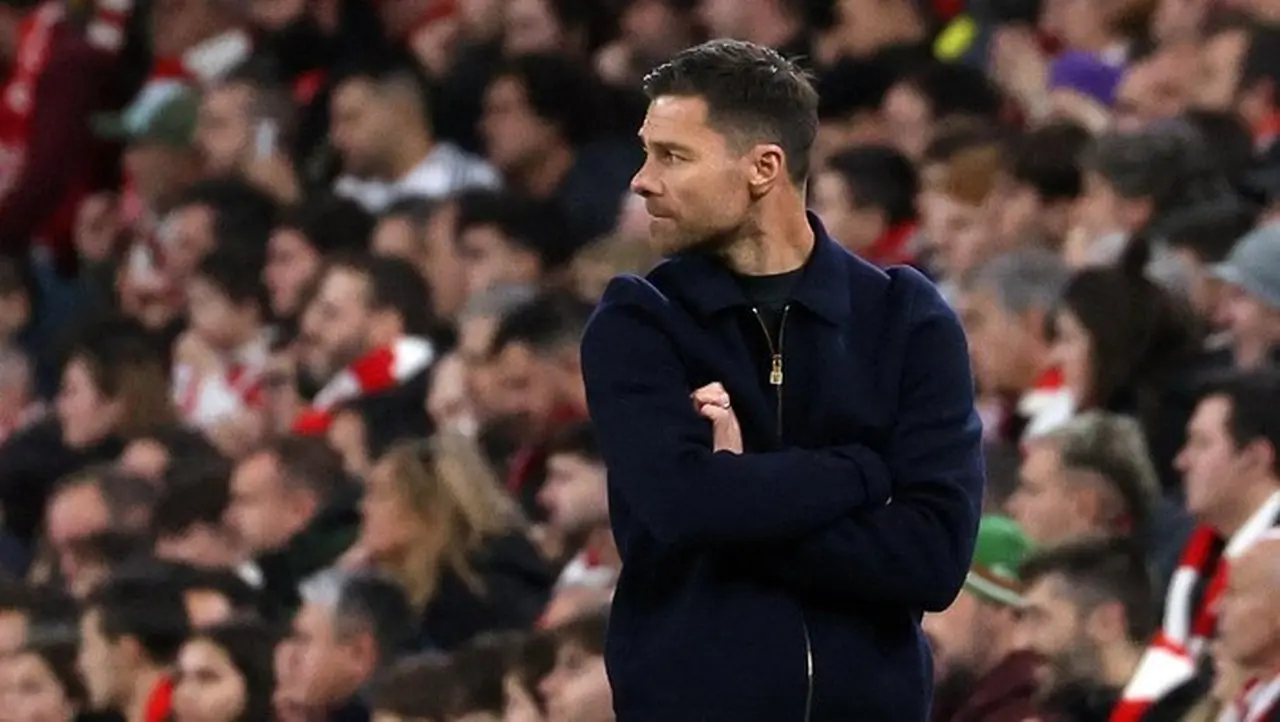 Xabi Alonso Diwanti-wanti: Jangan Terima Tawaran Melatih Manchester United Xabi Alonso Diwanti-wanti: Jangan Terima Tawaran Melatih Manchester United