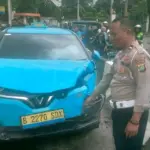 Taksi Listrik Ringsek Tertabrak Lokomotif KA Saat Terobos Perlintasan di Jakpus