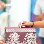 Emak-emak Bekasi Tertangkap Basah Curi Amplop Pernikahan Saat Menyamar Jadi Tamu Undangan