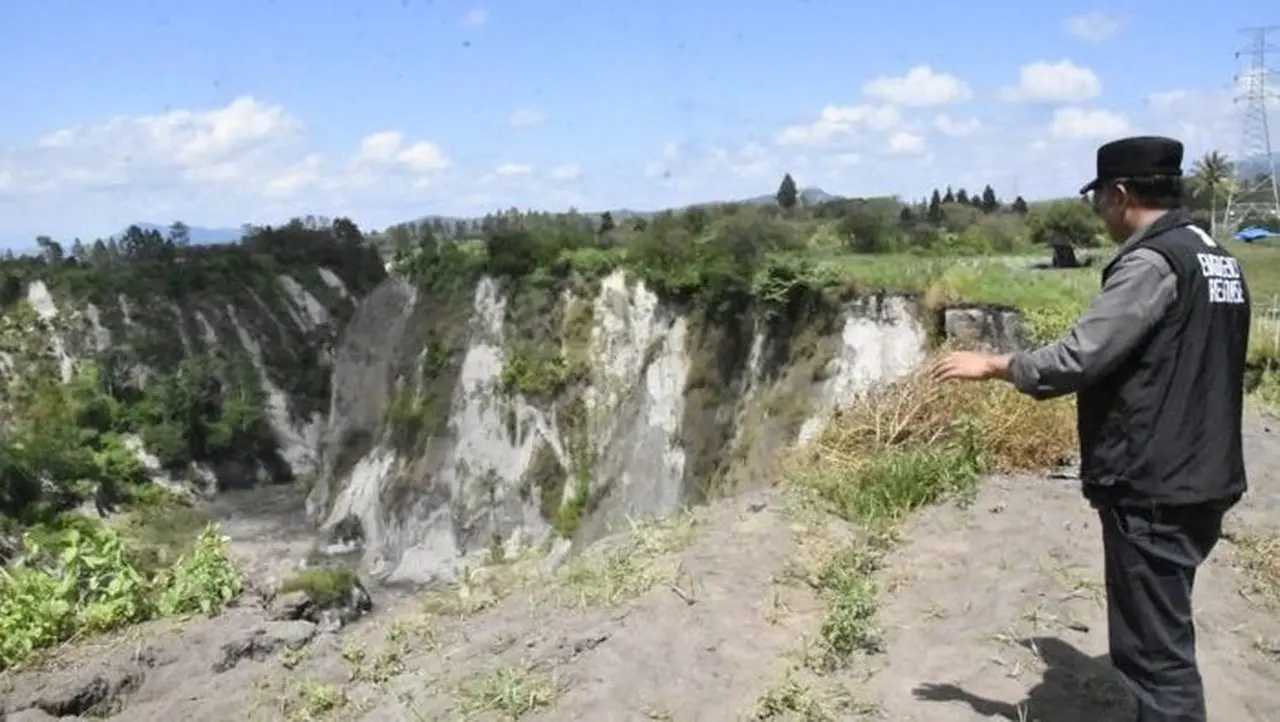 Lubang Raksasa Menganga di Aceh Tengah, Nyaris Capai Badan Jalan Simpang Balik-Blang Mancung
