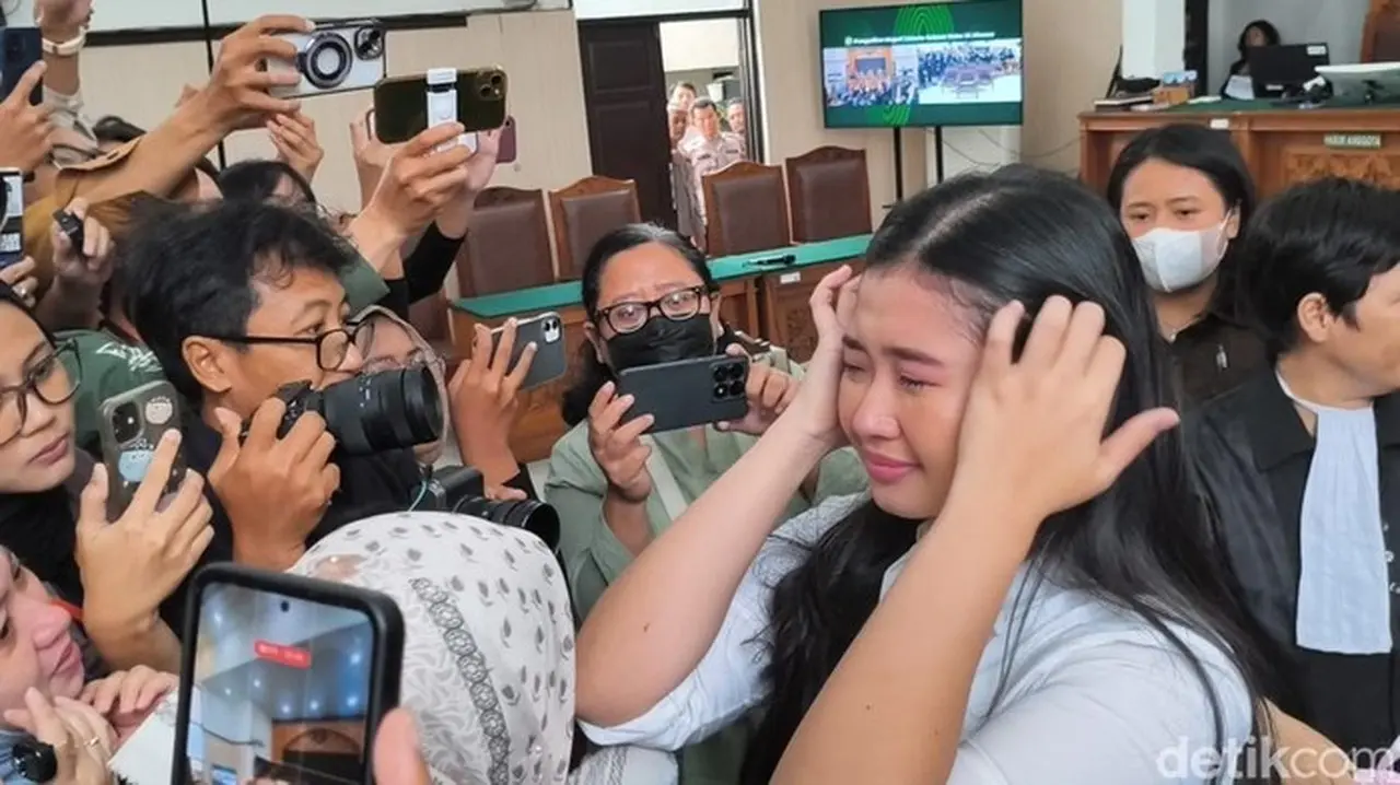 Laras Faizati Divonis Percobaan 6 Bulan, Menangis Haru Bisa Pulang ke Rumah