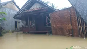Hujan Deras Landa Pandeglang, Warga Cemas Banjir Susulan Mengancam Wilayahnya