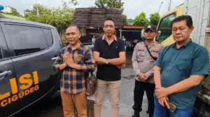 Mobil Boks Curian Ditinggal di Pinggir Sungai Bogor, Polisi Lacak Pemilik Asli