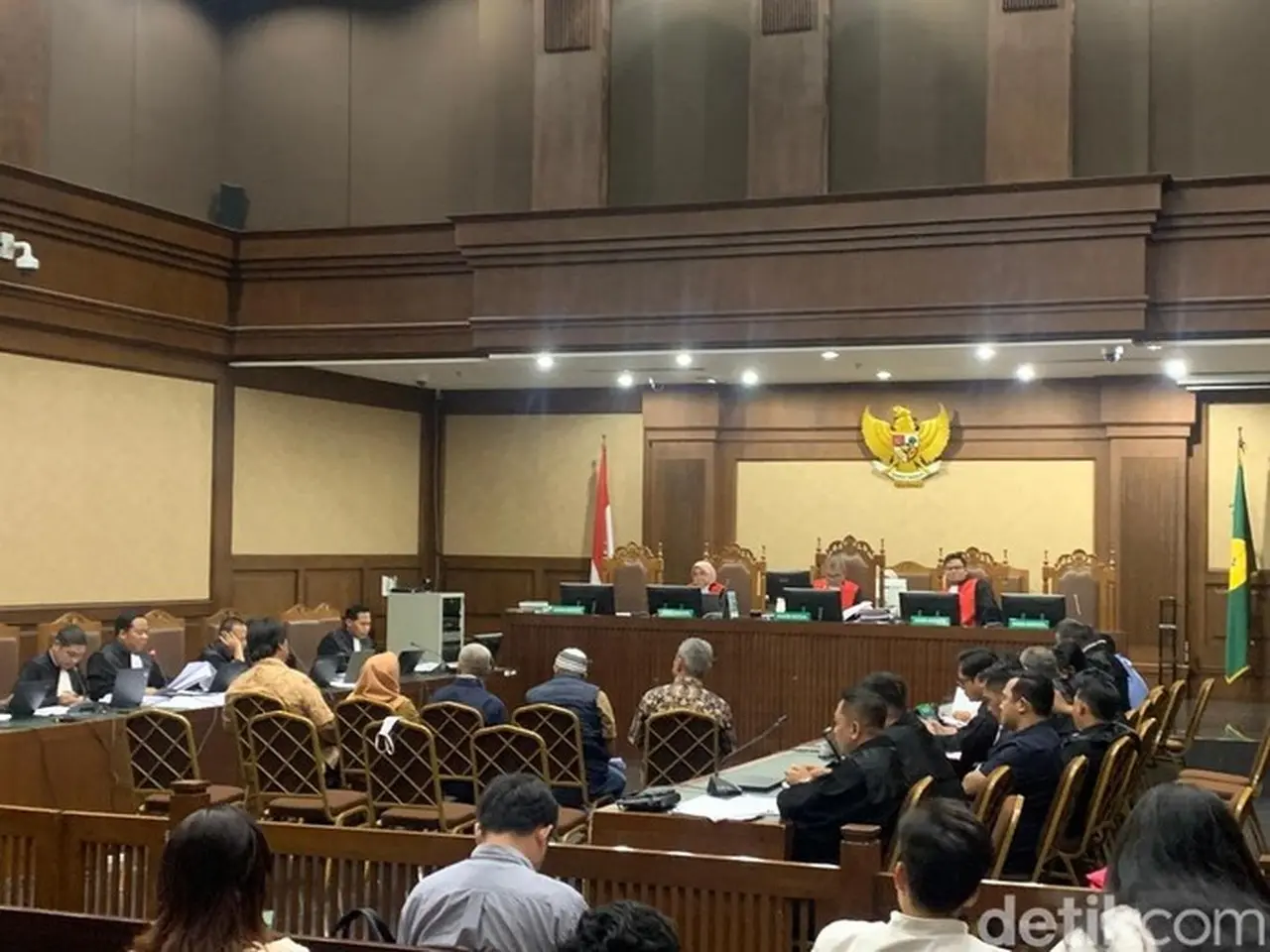 Pengacara Nadiem Makarim Bersaksi di Sidang Perintangan Penyidikan Kasus Minyak Goreng dan Timah