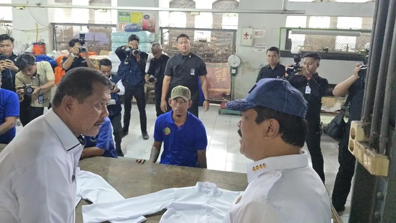 Menteri Agus Pesan 5.000 Hijab untuk Anak Korban Bencana di Aceh dari Lapas Cirebon