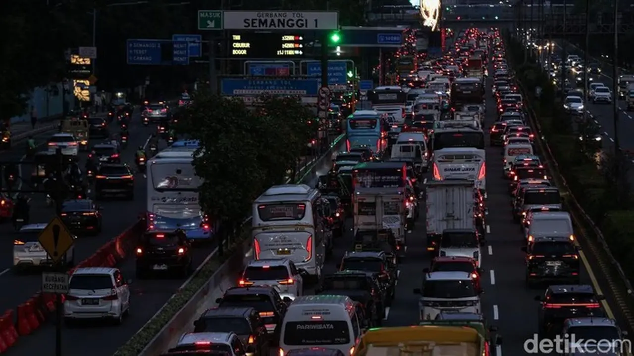 Macet di Tol Keluar Jakarta Jelang Long Weekend, Jasa Marga Ungkap Titik Kepadatan Macet di Tol Keluar Jakarta Jelang Long Weekend, Jasa Marga Ungkap Titik Kepadatan