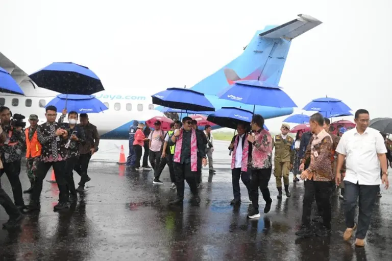 Tiket Pesawat Jakarta-Jember Kini Lebih Murah Berkat Komitmen Anggota DPR Kawendra