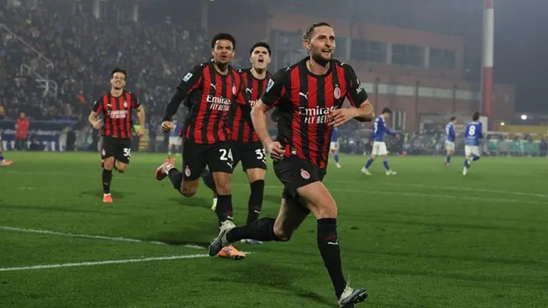 Klasemen Liga Italia: AC Milan Pepet Inter Milan di Puncak Usai Kalahkan Como