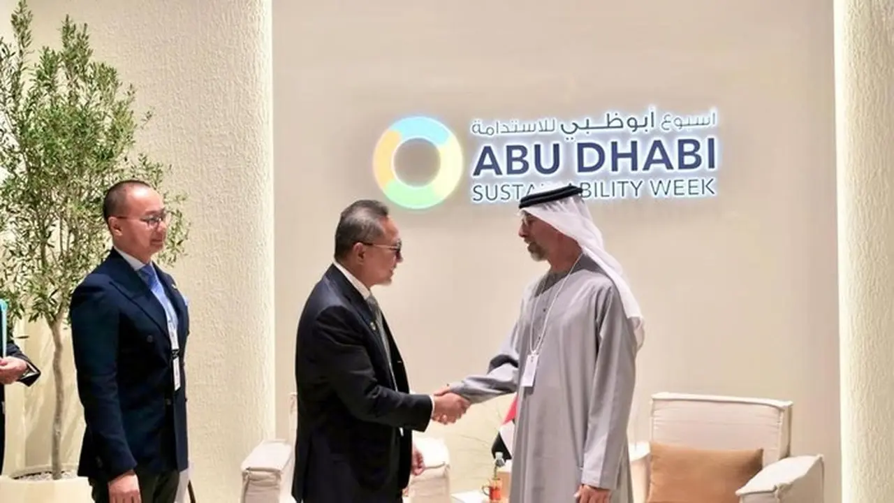 MPR RI Dorong Investasi Energi Terbarukan UEA, Bahas Perluasan Proyek Surya Terapung MPR RI Dorong Investasi Energi Terbarukan UEA, Bahas Perluasan Proyek Surya Terapung